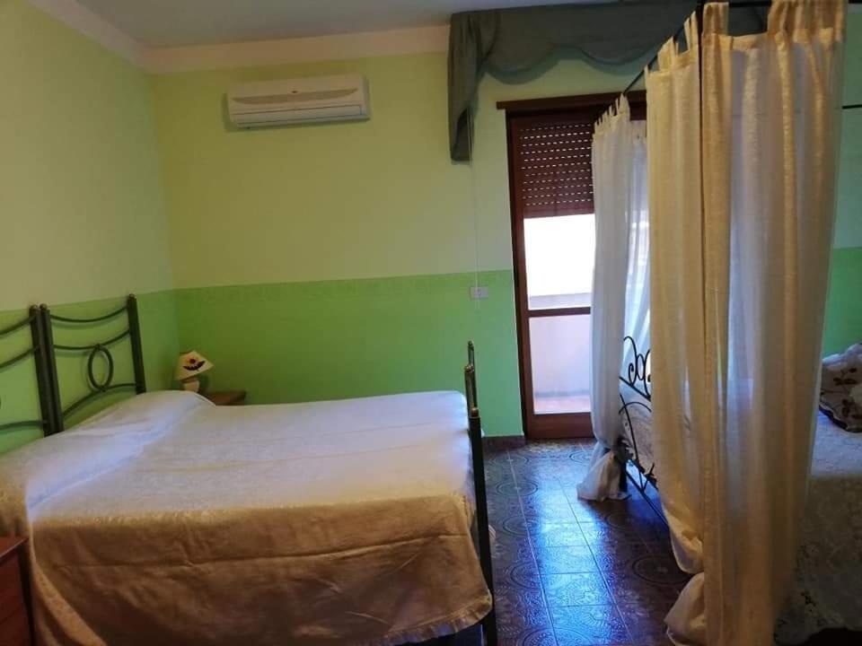 Bed and Breakfast A Casa d'Antonella Fondi Esterno foto