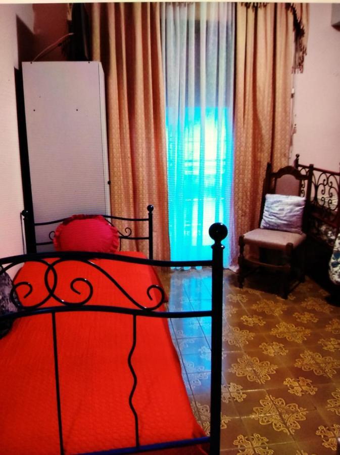 Bed and Breakfast A Casa d'Antonella Fondi Esterno foto