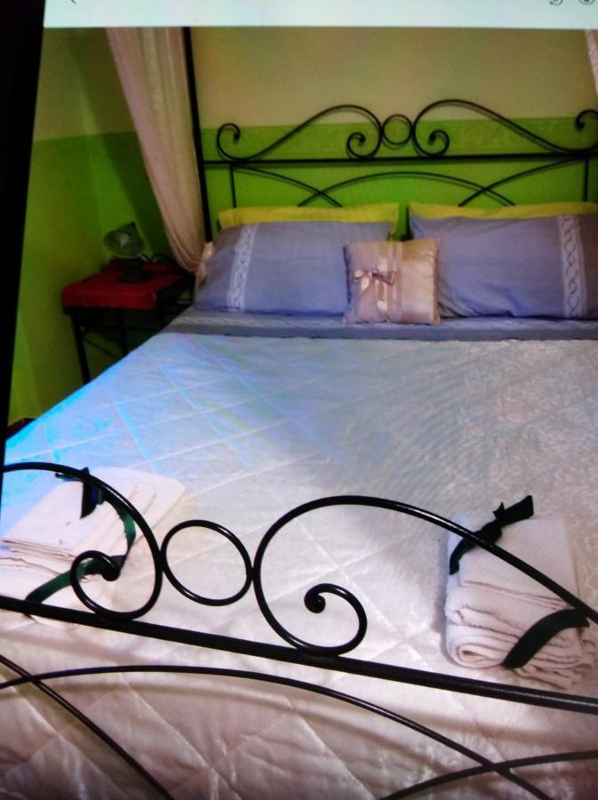 Bed and Breakfast A Casa d'Antonella Fondi Esterno foto