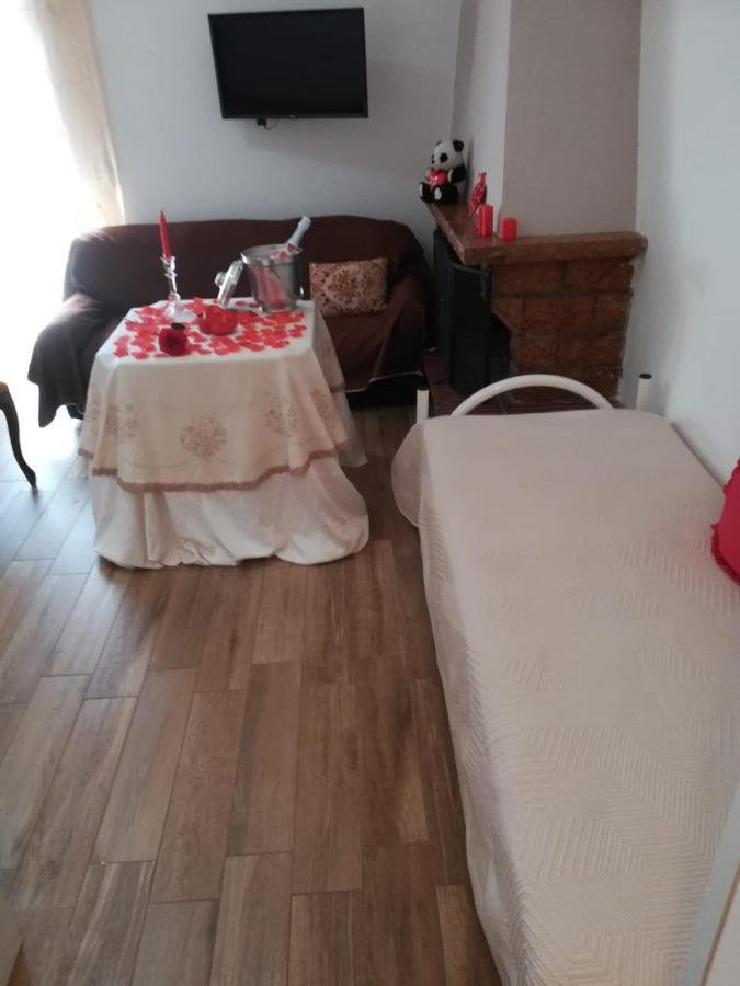 Bed and Breakfast A Casa d'Antonella Fondi Esterno foto